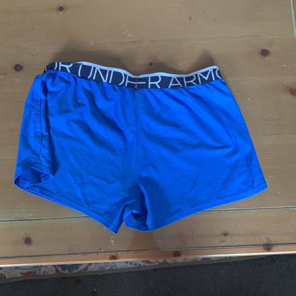 Under Armour Shorts Size Large - Picture 2 of 2